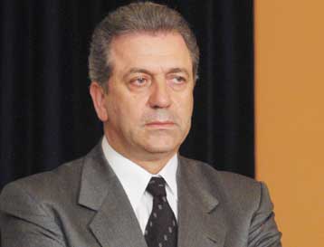 Σκληρή δουλειά και συνεργασία με όλους τους φορείς υπόσχεται ο Δημήτρης Αβραμόπουλος