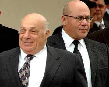 Επιπλέον οικονομική αποζημίωση για όσους εποίκους απομακρυνθούν απαιτεί ο Ντενκτάς