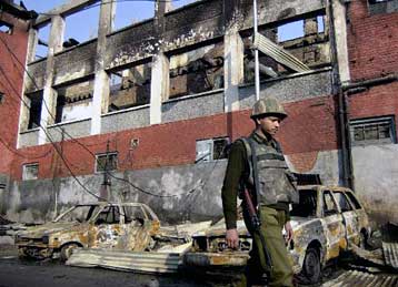 Έξι άνθρωποι σκοτώθηκαν και 45 τραυματίστηκαν σε επεισόδια στο ινδικό Κασμίρ