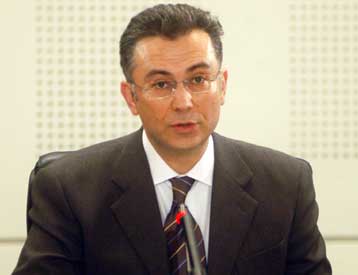 Στόχος μας η διαφάνεια στο δημόσιο βίο, δήλωσε ο Θ.Ρουσόπουλος στην ανάληψη καθηκόντων