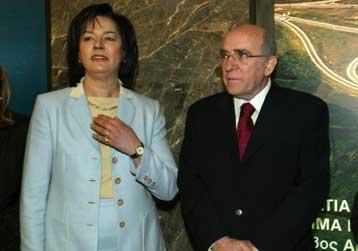 «Παγώνει» η διαδικασία ηλεκτροδότησης των αυθαιρέτων, σύμφωνα με δηλώσεις Σουφλιά