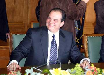 Διαδοχικές συναντήσεις με κυβερνητικά στελέχη είχε την Πέμπτη ο Κώστας Καραμανλής