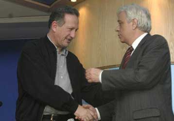 Συνεργασία για θέματα του υπουργείου Εσωτερικών είχαν Παυλόπουλος – Σκανδαλίδης