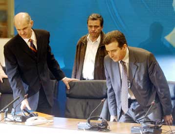 Σε σχήμα αντιπολιτευτικής μάχης παρατάσσεται το ΠΑΣΟΚ