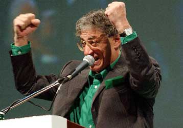 Καρδιακή προσβολή υπέστη ο ηγέτης της Λέγκας του Βορρά Ουμπέρτο Μπόσι