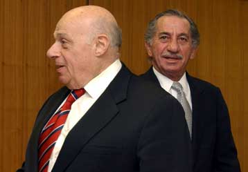 Αντιδρά η ελληνοκυπριακή πλευρά στις αξιώσεις Ντενκτάς για εδαφικό και ιθαγένεια