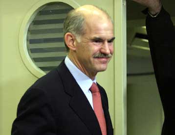 Οι ευρωεκλογές και το συνέδριο οι επόμενοι στόχοι του ΠΑΣΟΚ, τόνισε ο Γ.Παπανδρέου