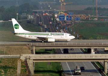 Κλειστό έπειτα από απειλή για βόμβα το αεροδρόμιο Τέγκελ του Βερολίνου