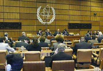 Στην αμερικανική προπαγάνδα αποδίδει η Τεχεράνη την καταδικαστική απόφαση της ΙΑΕΑ