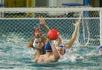 Η Βουλιαγμένη «βλέπει» πρόκριση στον τελικό του LEN Trophy, αποκλείστηκε ο Ολυμπιακός