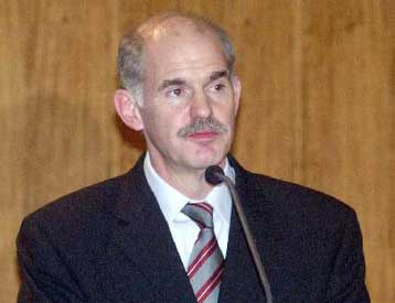 Σε δημιουργική ανασύνταξη χωρίς παρελθοντολογία κάλεσε ο Γ.Παπανδρέου από το Λασήθι