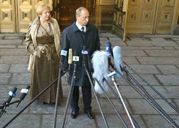 Σαρωτική νίκη του Βλαντιμίρ Πούτιν με ποσοστό 69% «δείχνουν» τα exit polls στη Ρωσία