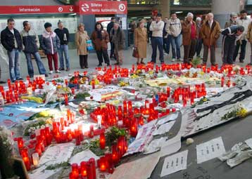 Τριών λεπτών σιγή στις 14:00 στη μνήμη των θυμάτων της Μαδρίτης