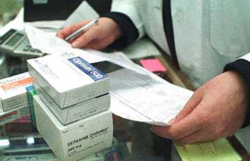 Στην Ολομέλεια του ΣτΕ η συνταγματικότητα του καθορισμού ανώτατης τιμής στα φάρμακα