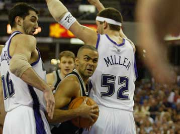 Χαμηλό εμπόδιο για τους Κινγκς οι ελλιπείς Σπερς – Έκτη σερί νίκη για τους Καβς