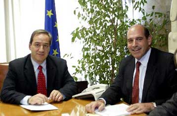 Συναινετική συμφωνία στις διαπραγματεύσεις ΓΣΕΕ-ΣΕΒ επιδιώκει το υπουργείο Οικονομίας