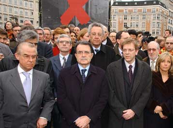 Η Ευρώπη τήρησε σιγή τριών λεπτών στη μνήμη των 200 θυμάτων της Μαδρίτης