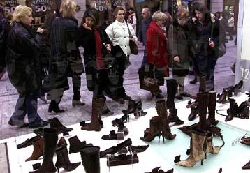 Αύξηση 7,8% στις λιανικές πωλήσεις το 2003