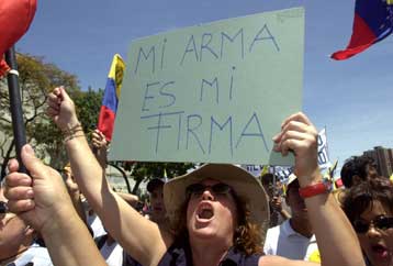 «Πράσινο φως» από το Ανώτατο Δικαστήριο της Βενεζουέλας για διεξαγωγή δημοψηφίσματος