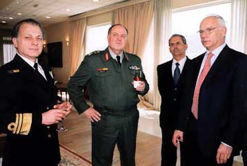 Εντείνονται οι αμερικανικές πιέσεις για συμμετοχή της Ελλάδας στη δύναμη του Ιράκ