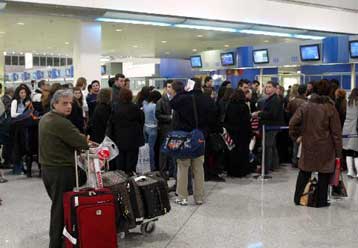 Προβληματισμός στον τουριστικό κλάδο μετά τις τρομοκρατικές επιθέσεις στην Ισπανία