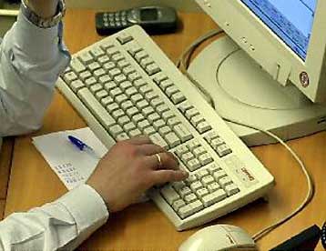 Τα πληκτρολόγια και τα τηλέφωνα «πιο βρόμικα από τις τουαλέτες»