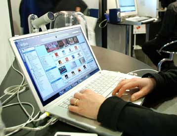 Τις 50 εκατομμύρια πωλήσεις συμπλήρωσε το ηλεκτρονικό δισκοπωλείο της Apple