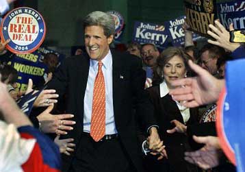 Την πλειοψηφία των εκλεκτόρων εξασφάλισε ο Κέρι στην κούρσα προς τον Λευκό Οίκο