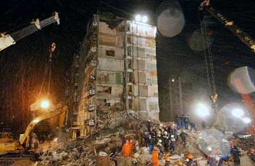 Στα 41 ανήλθαν τα θύματα από την κατάρρευση της πολυκατοικίας στην Αρχανγκέλσκ