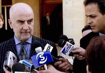 Απαντήσεις στο έγγραφο Ντε Σότο δίνουν την Τετάρτη Τ.Παπαδόπουλος και Ρ.Ντενκτάς