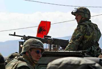 Ενισχύσεις στέλνει το ΝΑΤΟ για την αποκατάσταση της τάξης στο Κόσοβο