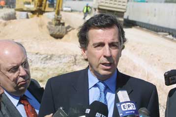 Επίσπευση των εργασιών σε Τραμ και Προαστιακό ζήτησε ο Μιχάλης Λιάπης