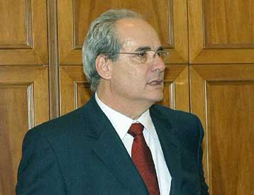 «Στοπ» Μιχαλολιάκου στις απευθείας αναθέσεις στις Ένοπλες Δυνάμεις