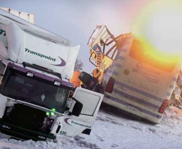 Είκοσι τέσσερις έφηβοι νεκροί σε σύγκρουση λεωφορείου με νταλίκα στην Φινλανδία