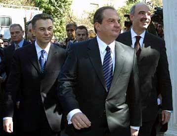 Για το χρόνο του συνεδρίου της ΝΔ συζήτησε ο Β.Μεϊμαράκης με τον Κ.Καραμανλή