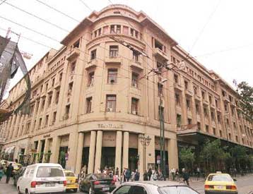 Ένας νεκρός και ένας τραυματίας σε εργατικό ατύχημα στην οδό Βουκουρεστίου