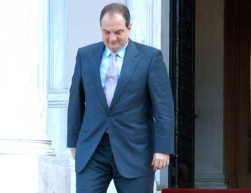 Περιορισμό σε ανακοινώσεις ζήτησε για εκ νέου ο Κ.Καραμανλής από τους υπουργούς του