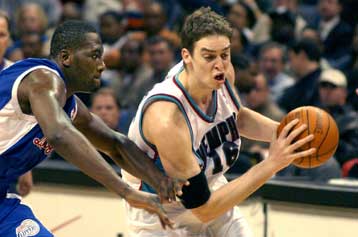 Εκτός έδρας νίκη των Γκρίζλις επί της πρωτοπόρου στη Σέντραλ Ιντιάνα