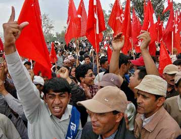 Φόβοι για 500 νεκρούς αντάρτες σε μάχες με το στρατό του Νεπάλ