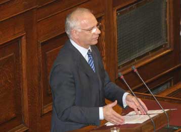 Δεν προβλέπεται αποστολή ελληνικών στρατευμάτων στο Ιράκ, επανέλαβε ο ΥΠΕΘΑ