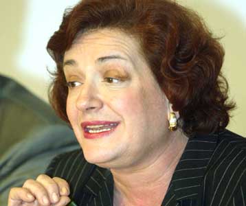 Αξιολόγηση καθηγητών, 12ετή υποχρεωτική εκπαίδευση προανήγγειλε η υπουργός Παιδείας