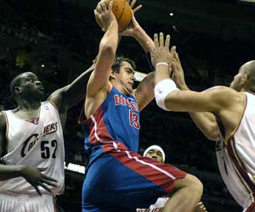 Νίκες για Μάβερικς, Λέικερς και Πίστονς στο NBA