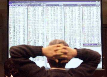 Με απώλειες 3,77% κάτω από τις 2.300 μονάδες έκλεισε το Χρηματιστήριο τη Δευτέρα