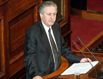 Η κυβέρνηση δεν δεσμεύεται για 35ωρο και ανέργους, δηλώνει ο Φώτης Κουβέλης