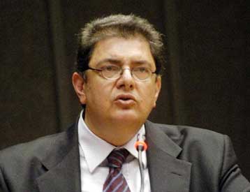 Συμφέροντα δείχνει ο Χρίστος Βερελής πίσω από τις καταγγελίες για την Ολυμπιακή