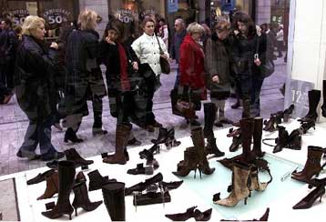 Σε ισχύ από την 1η Απριλίου το θερινό ωράριο στα εμπορικά καταστήματα