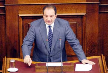 Την ψήφο εμπιστοσύνης της Βουλής έλαβε τα μεσάνυχτα της Δευτέρας η κυβέρνηση