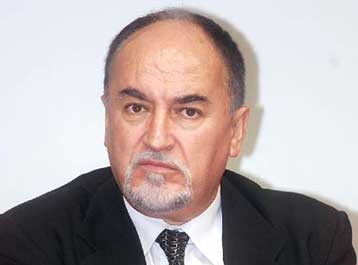 «Πρόωρη» η συζήτηση για ΦΠΑ στα ακίνητα, δηλώνει ο Α.Ρεγκούζας