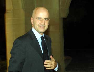 Επαφές Ντε Σότο με όλα τα μέρη στο Μπούργκενστοκ πριν από την έναρξη των συνομιλιών