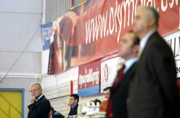 Με συντριβή αποχαιρέτισε τα όνειρα ο Ολυμπιακός, 93-69 από την ΤΣΣΚΑ